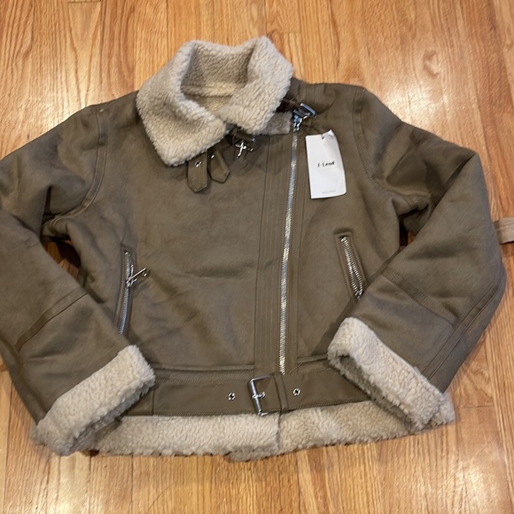 Coat - Picture 4 of 8